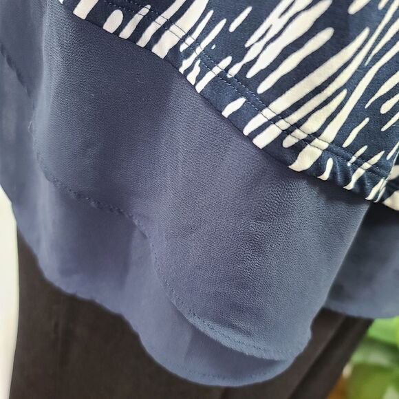 Chicos Easywear Top Asymmetrical 3/4 Sleeve - Picture 8 of 8